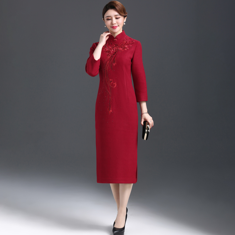 Winter clothing thickened heat-keeping hair embroidered flaggown, graceful large size Mother dress