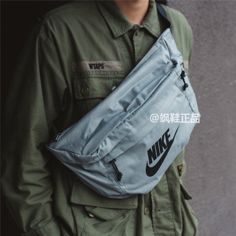 Nike NK TECH HIP GÓI nam và nữ túi lớn ba lô túi Messenger Túi BA5751-010-081-334 - Túi 	túi đeo hông cho thợ điện	