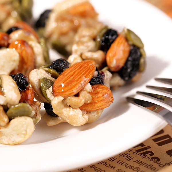 切糕王子 切糕坨坨 150g*2盒 天猫优惠券折后¥19包邮(¥59-40) 切糕王子 切糕坨坨 150g*2盒 天猫优惠券折后¥19包邮(¥59-40)