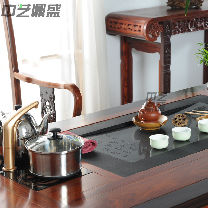 ���ն�ʢ�����λ�����Բ