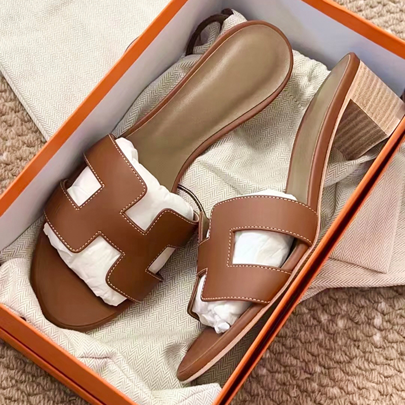Lao Li's High-End Women's Shoes~2026 New Leather High-Heeled Slippers for Women with Thick Heels for Summer Outdoor Wear and Beach Sandals for Women Lao Li's High-End Women's Shoes~2026 New Leather High-Heeled Slippers for Women with Thick Heels for Summer Outdoor Wear and Beach Sandals for Women