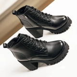 Martens, короткие сапоги, демисезонные утепленные удерживающие тепло универсальные туфли на каблуке в английском стиле, из натуральной кожи, широкий устойчивый каблук, коллекция 2023, в британском стиле