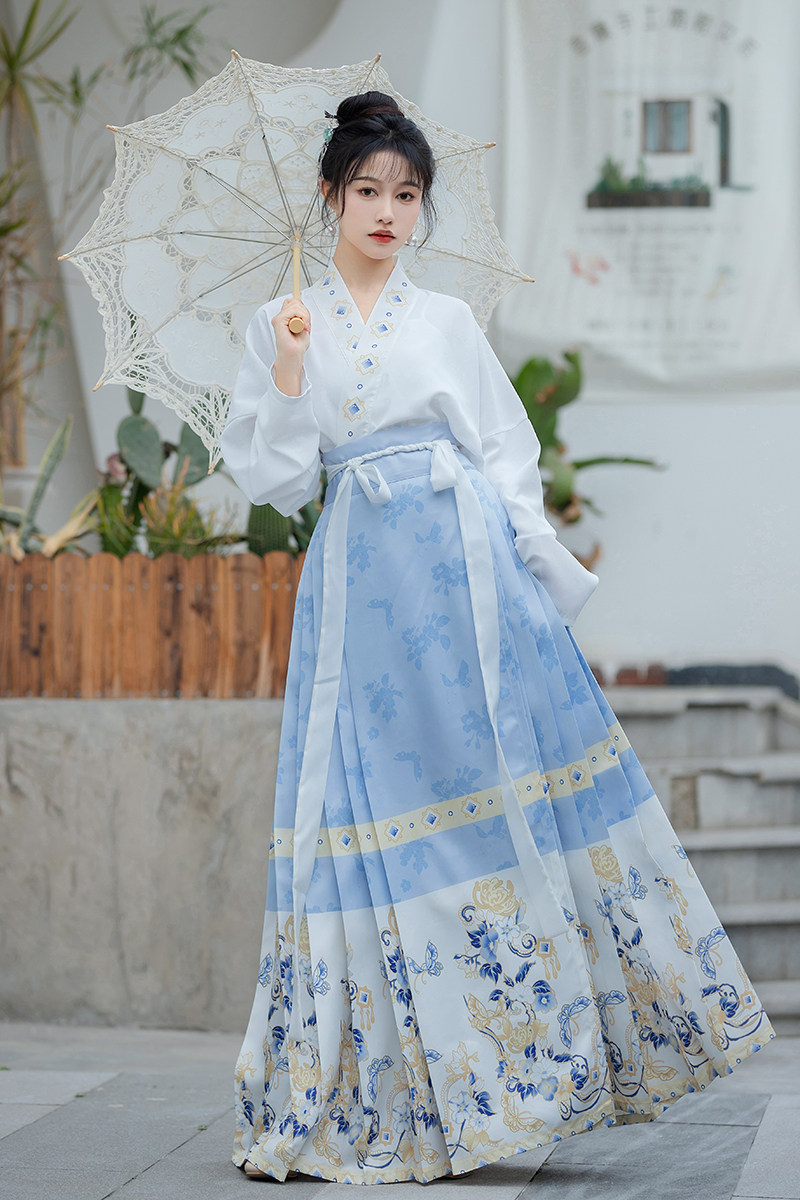 青衫坊原创汉服改良飞机袖汉元素女明制马面裙春夏日常套装新中式