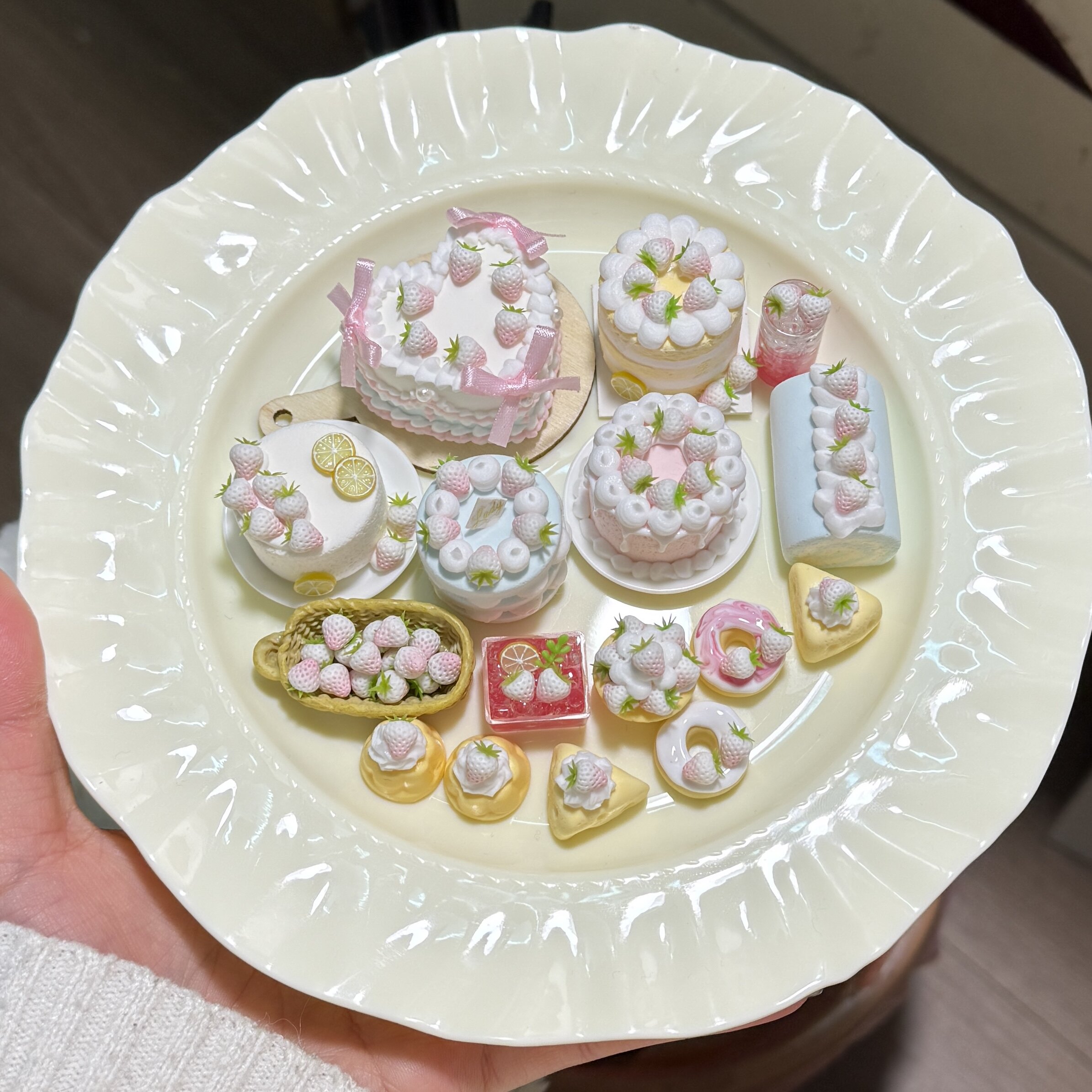 bjd场景道具娃屋 粉雪草莓微缩粘土食玩蛋糕bjd娃用娃屋家俱女生礼物迷你甜品