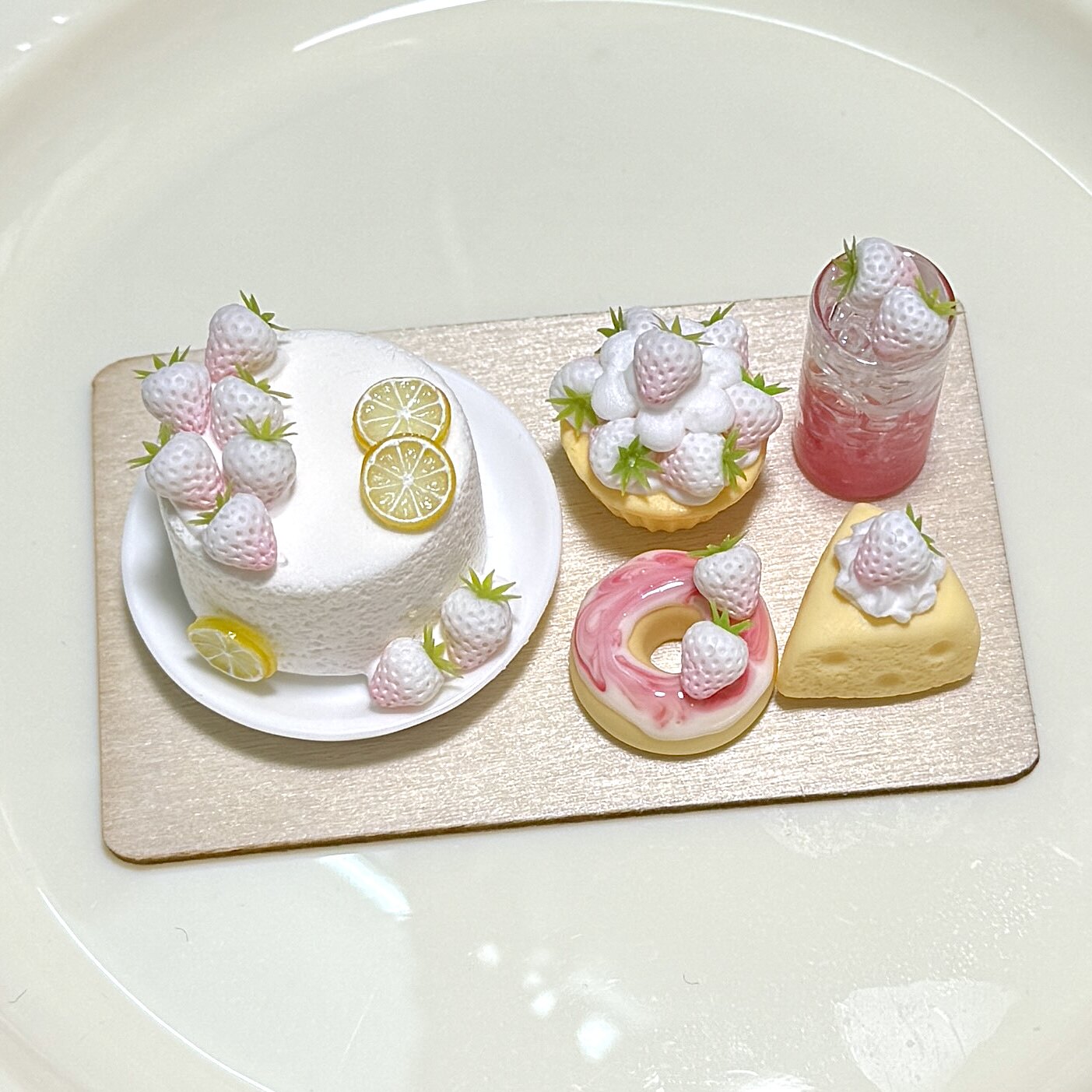 bjd场景道具娃屋 粉雪草莓微缩粘土食玩蛋糕bjd娃用娃屋家俱女生礼物迷你甜品