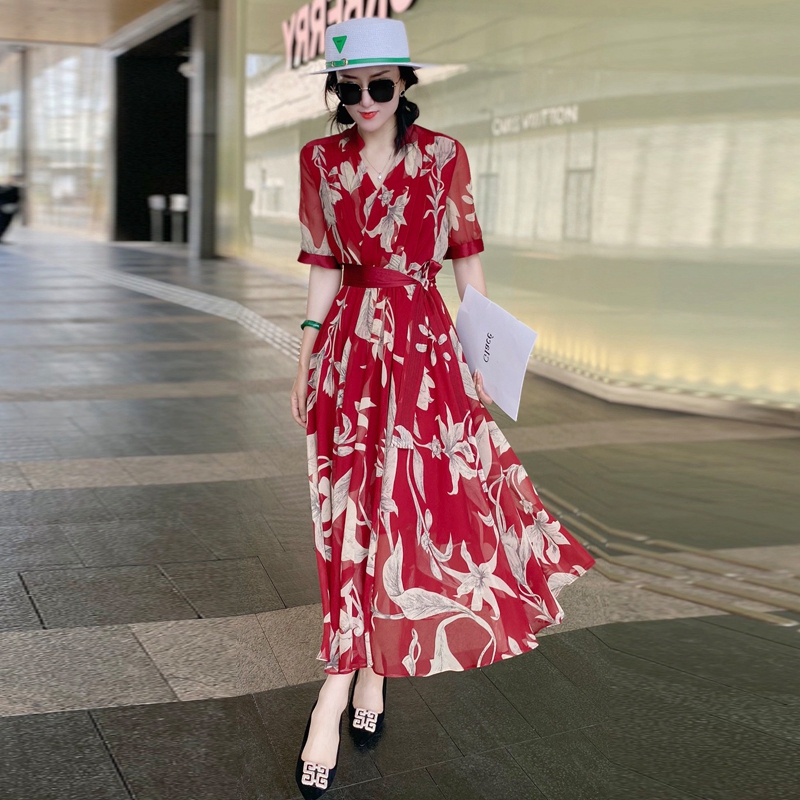 2026 Summer New Style Light Luxury High-End Age-Reducing Elegant Large Swing Skirt Chiffon Red Floral V-Neck Dress for Women 2026 Summer New Style Light Luxury High-End Age-Reducing Elegant Large Swing Skirt Chiffon Red Floral V-Neck Dress for Women