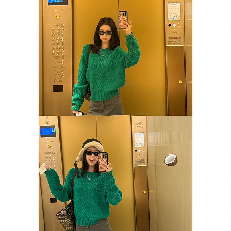 Tuuuh Picture Book【Green Shirt Slow Story】Sheep Wool Green Crew Neck Sweater for Women, Autumn Chunky Knit Sweater Tuuuh Picture Book【Green Shirt Slow Story】Sheep Wool Green Crew Neck Sweater for Women, Autumn Chunky Knit Sweater