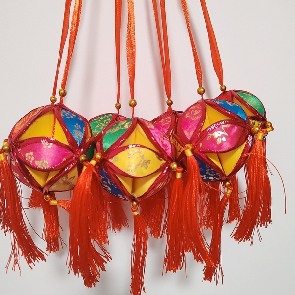 Guangxi's March Zhuang Ethnic Embroidered Ball, a Unique Handmade Ethnic Craft, Purely Hand-Embroidered Dance Prop for Throwing Embroidered Balls