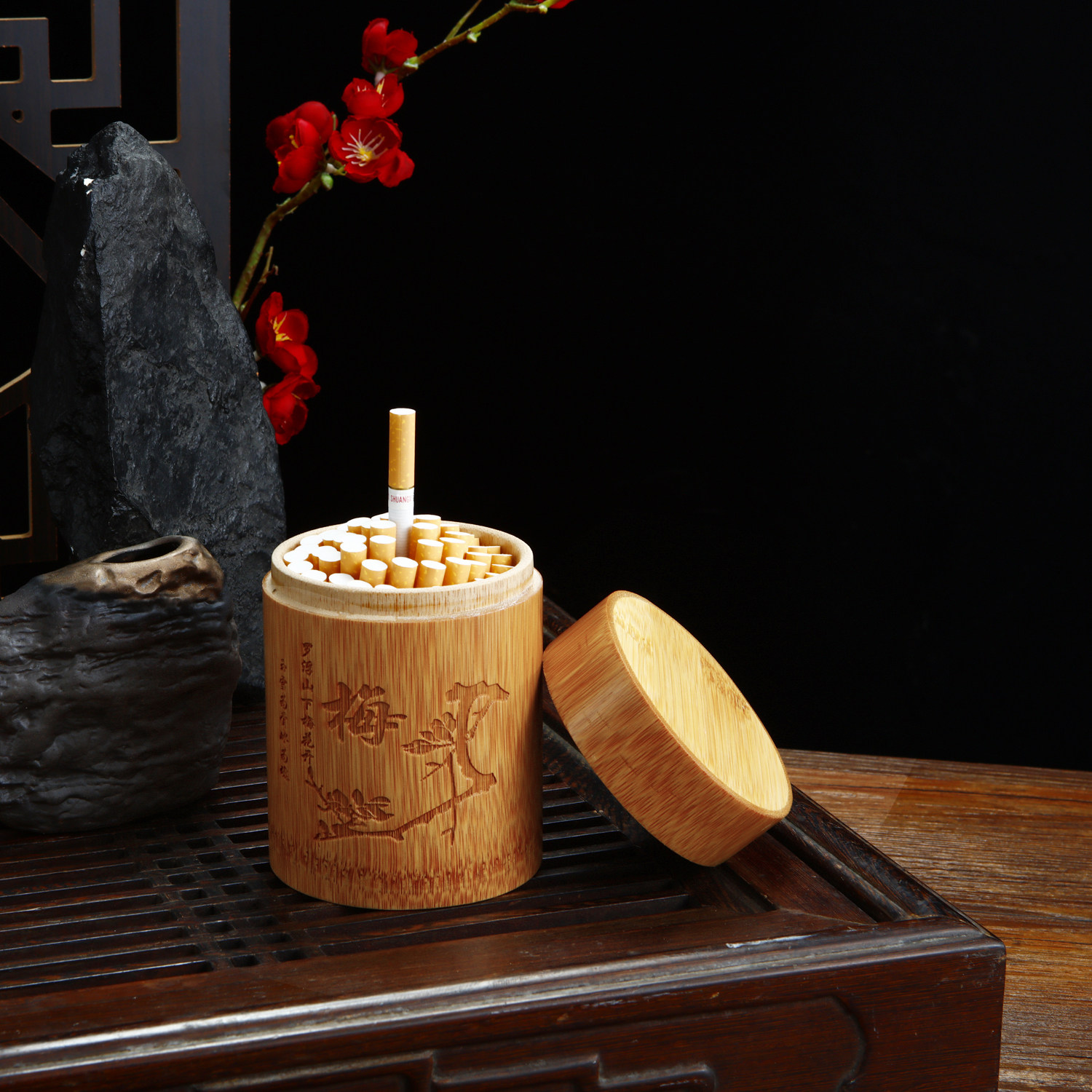 Car cigarette box with cigarette box portable bamboo and wood cigarette box with cover creative personality gift for elder father