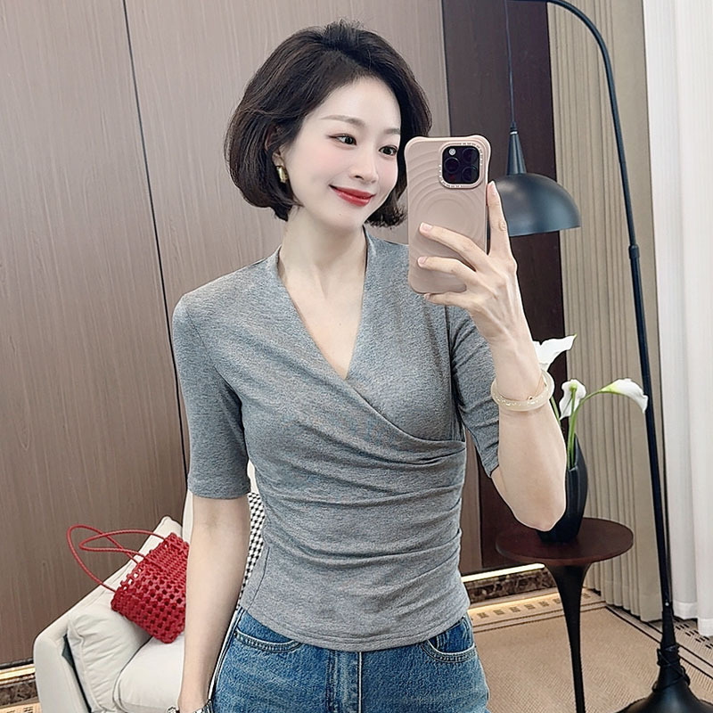 2026 Spring/Summer New Style Women's T-Shirt with Regular Shoulders and Mid-Sleeves, Slim Fit with Cross-Over Neck Design