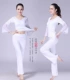 2018 mới phương thức nhảy nhịp điệu yoga quần áo phù hợp với nhóm nữ biểu diễn trang phục trắng cổ tích nổi quần chuông
