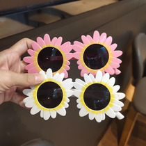 Little daisies children sun glasses sunflowers sunflowers 2020 new cute boys Girls Fashion sunglasses styling