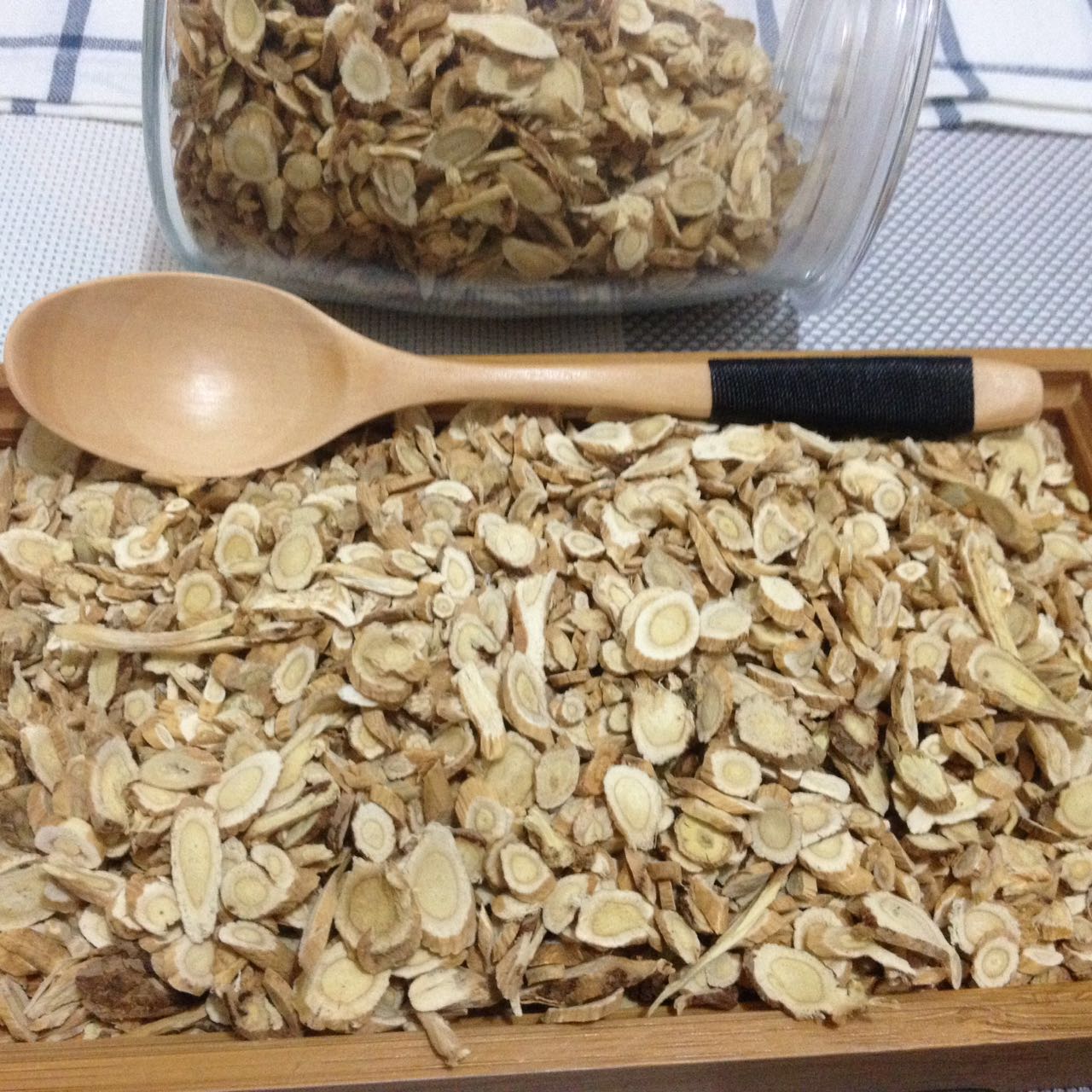 Astragalus 500 grams of farm-produced new goods Gansu Minxian origin Chinese herbal medicine sulfur-free Beiqi 2 pieces