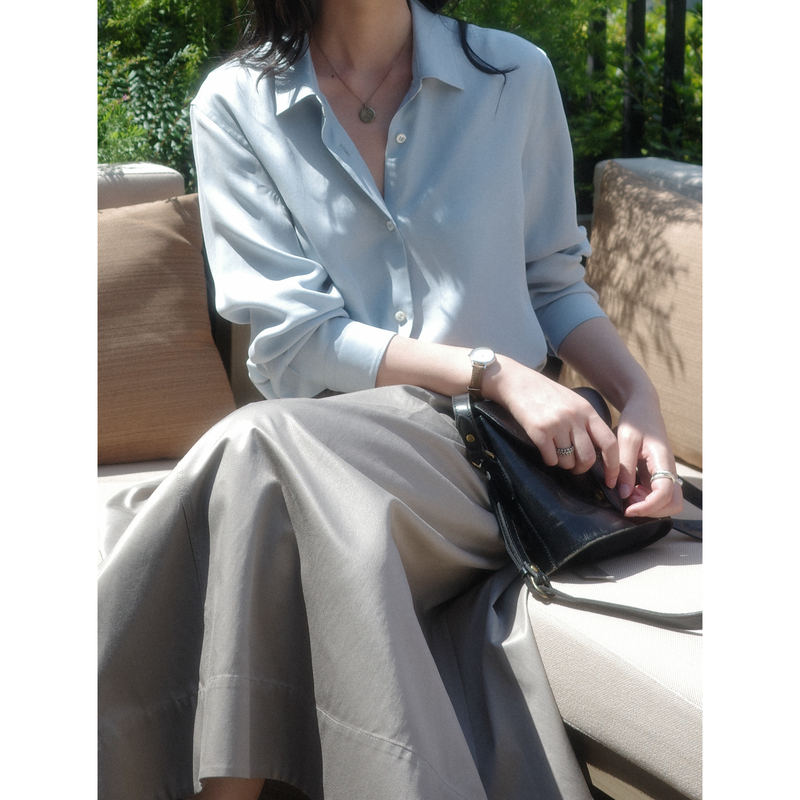 Cream Blue Cupro Silk Italian Haute Couture Long-Sleeved Shirt with Collar Stays Haminyes Mara Cream Blue Cupro Silk Italian Haute Couture Long-Sleeved Shirt with Collar Stays Haminyes Mara
