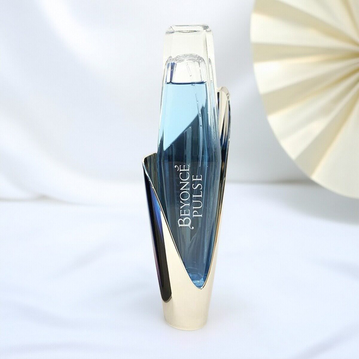 美翻外网！碧昂斯10岁女儿惊艳亮相，小时候却被网暴长得丑？, image size:1200x1200