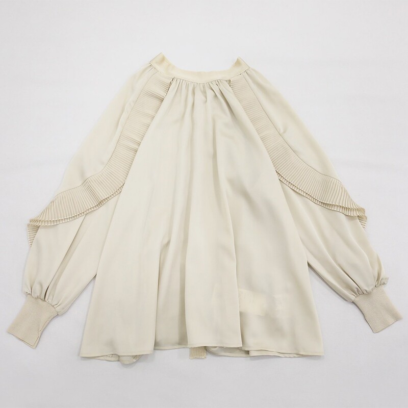 Original 450 2-Way Reversible Pleated Knit Tie-Neck Soft and Delicate Shirt with Intricate Craftsmanship for Spring/Summer 26