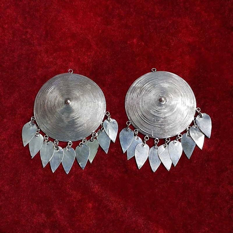 Ethnic style Yang Liping with domineering exaggerated oversized round national wind miao silver earrings personality antique ear ornaments