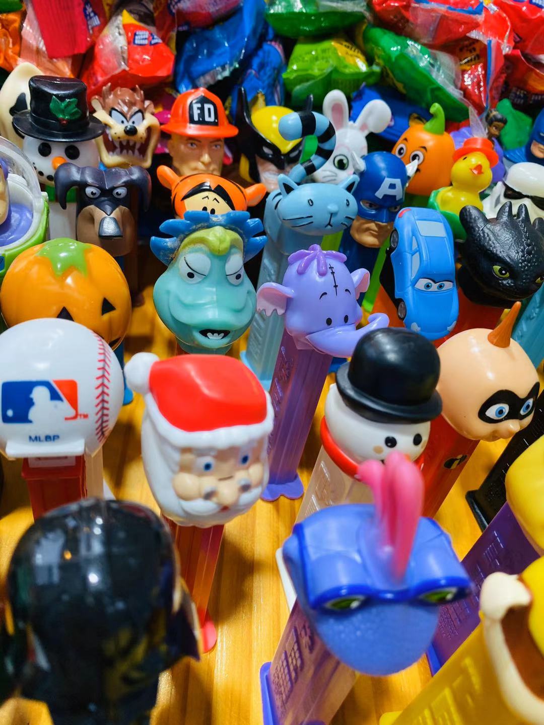 (Millionaire Bean) US PEZ candy box cartoon Tom Green Giants Sesame Street Annu Spiderman (7)