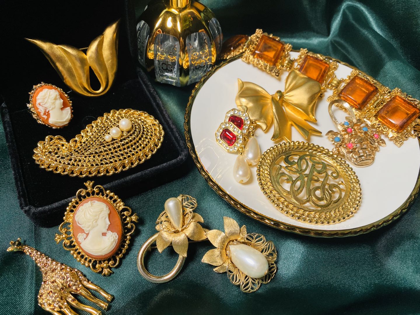 (Millionaires Bean) Vintage Medieval Antique Jewellery Solitary Retro Chest And Chest Flower Ornaments Enamel (17)