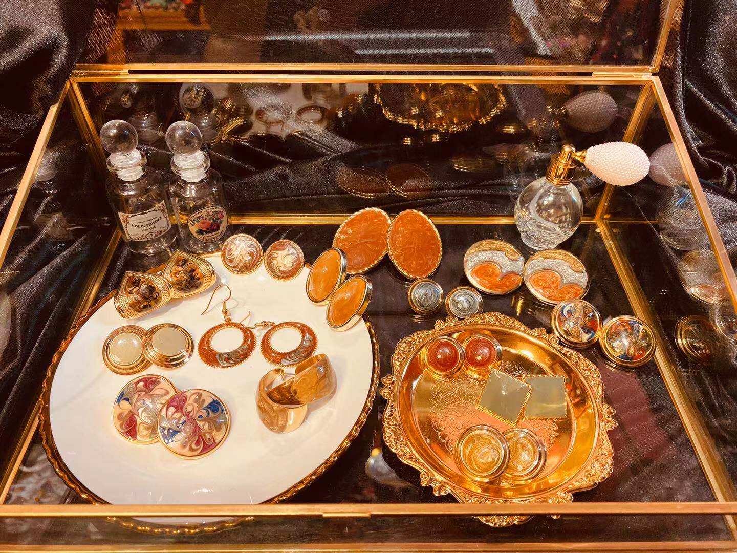 (Millionaire Bean) Vintage Earrings American Enamel Vintage Antique Antique Antique Ear Clip European (3)