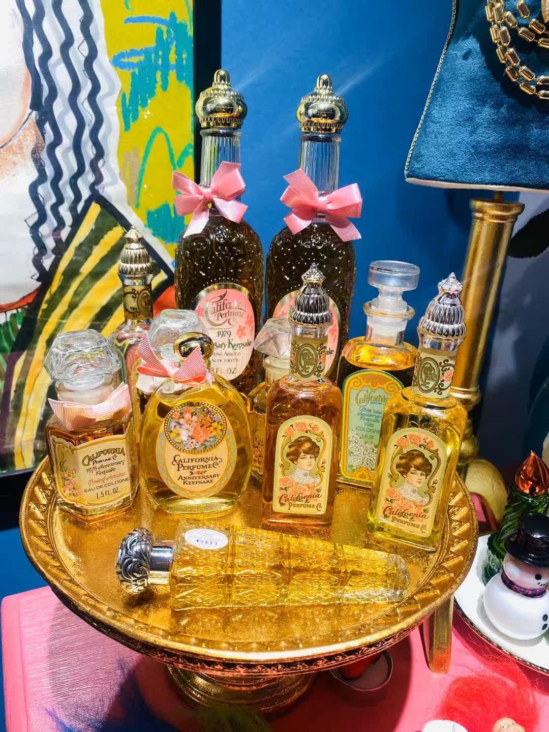 (Millionaire Bean) American Avon AVON Antique perfume bottle 70s Jedi Classic collection retro ancient.