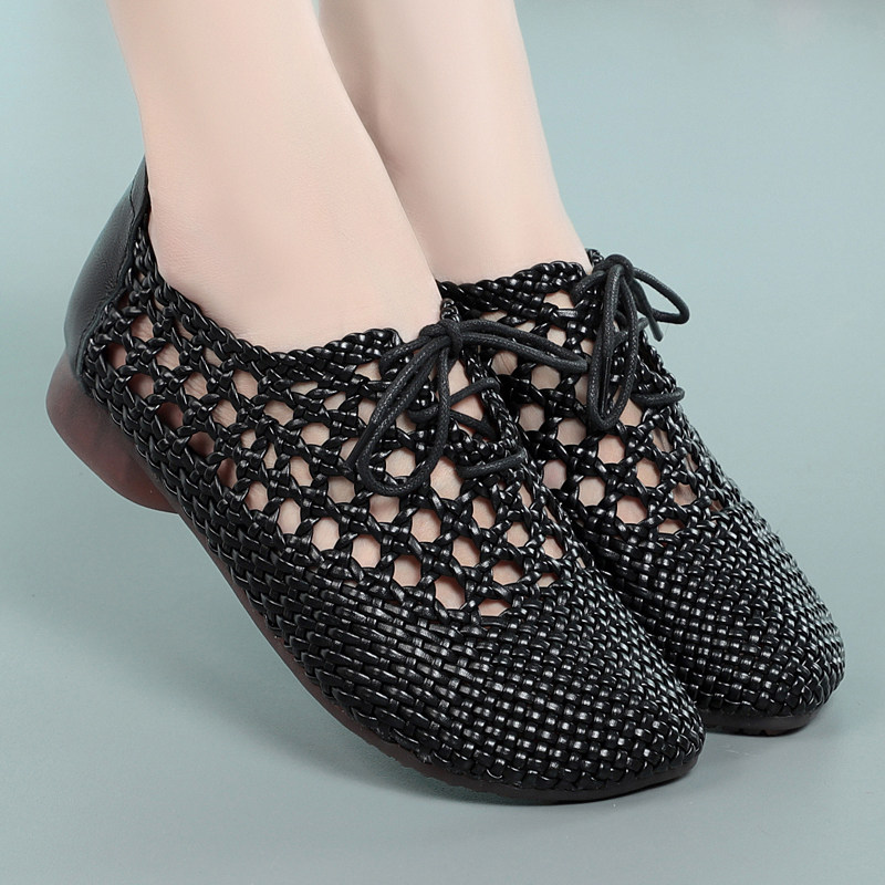 Spider King women's shoes summer new leather mother sandals women's hollow woven flat non-slip middle-aged and elderly soft-soled shoes
