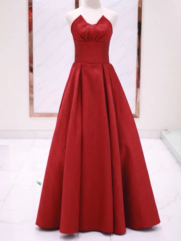 Red evening dress for bride, tube top, long skirt, 2021 collection, V-neckline Red evening dress for bride, tube top, long skirt, 2021 collection, V-neckline
