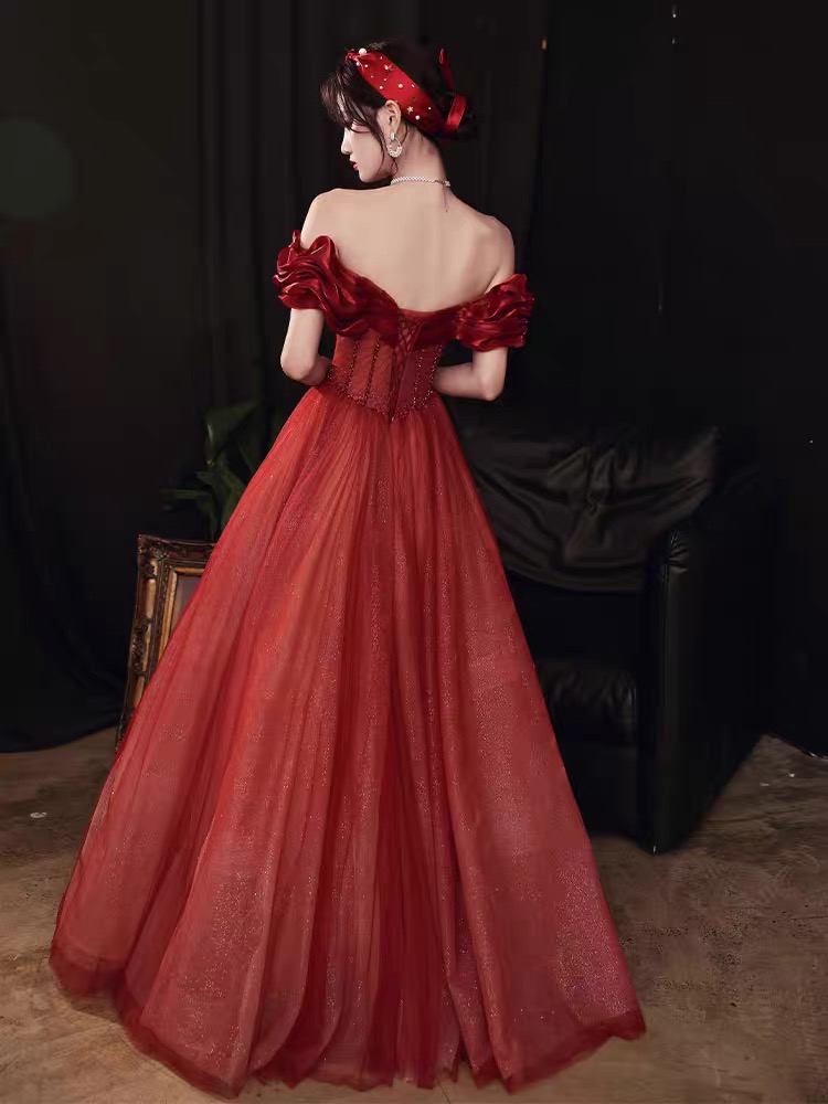 Evening dress, wedding dress, clothing, red winter Qimen Hong Cha tea, open shoulders Evening dress, wedding dress, clothing, red winter Qimen Hong Cha tea, open shoulders