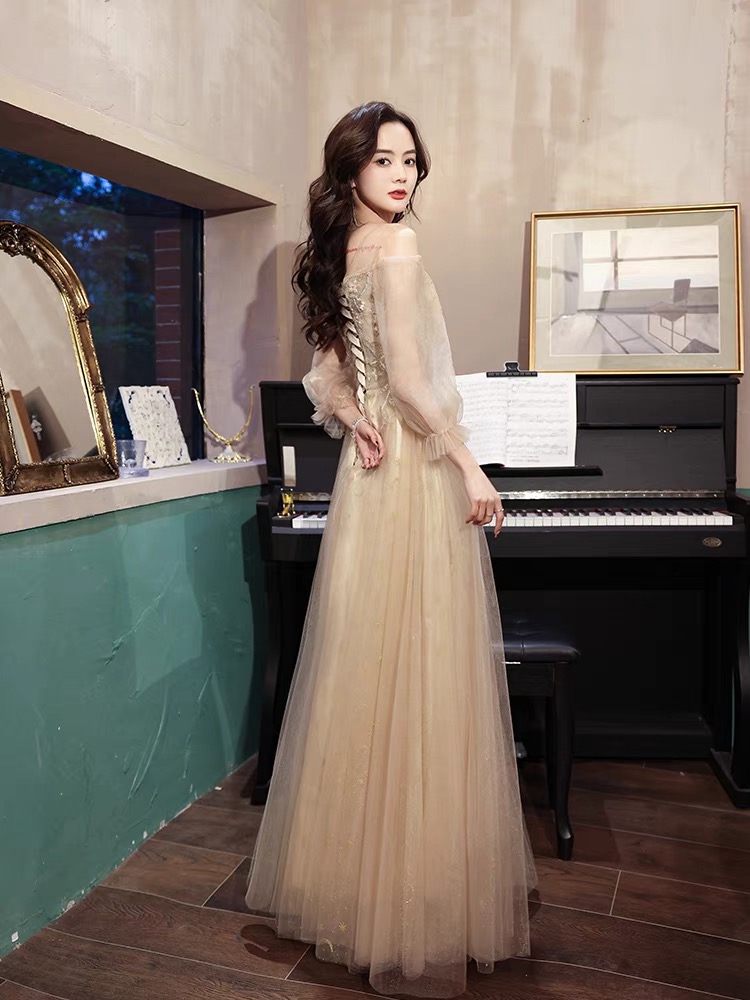 Evening dress, bridesmaid dress for elementary school students, champagne color, 2021 collection, fitted Evening dress, bridesmaid dress for elementary school students, champagne color, 2021 collection, fitted