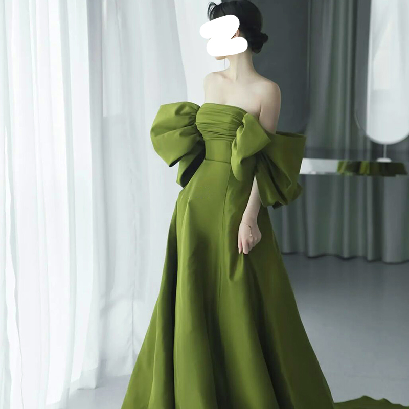 Evening dress, elite skirt, 2022 collection, square neckline Evening dress, elite skirt, 2022 collection, square neckline