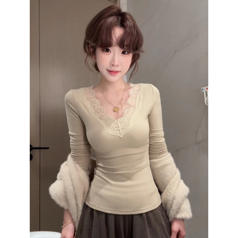 Plus-Size Pure and Alluring Lace-Trimmed V-Neck Fleece-Lined Long-Sleeve T-Shirt, New Autumn and Winter French-Style Mature Base Shirt Plus-Size Pure and Alluring Lace-Trimmed V-Neck Fleece-Lined Long-Sleeve T-Shirt, New Autumn and Winter French-Style Mature Base Shirt
