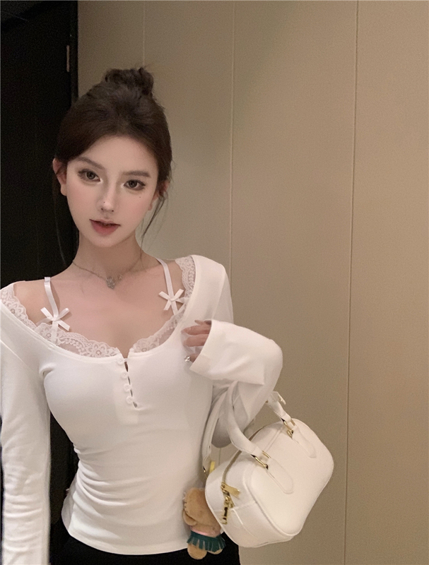 Plus-Size Women's Clothing, Pure and Sexy, Versatile, Patchwork Lace Trim, Base Layer Top, Autumn and Winter Slim-Fit Slimming T-Shirt