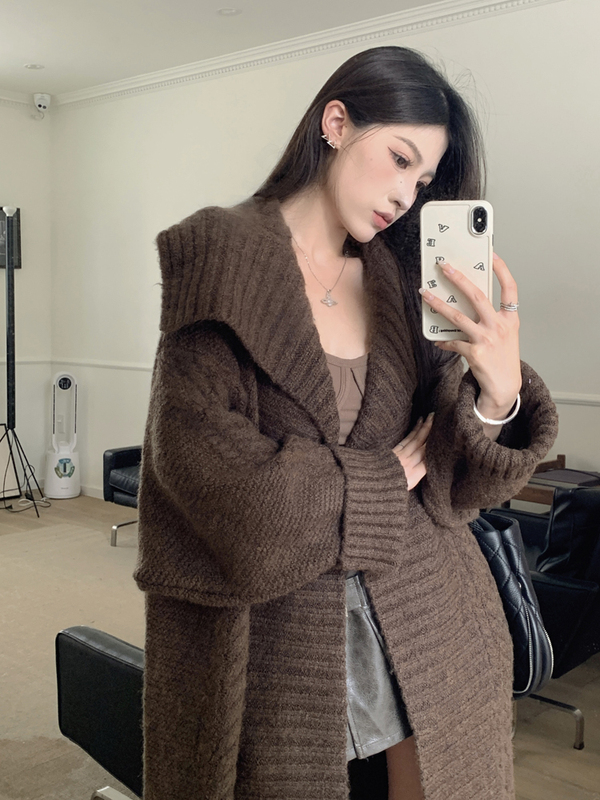 Plus-Size Women's Clothing for Slightly Chubby Women, with a Lazy and Elegant Style, Featuring a Large Lapel, Mid-Length Sweater Coat, Chunky Cable Knit Cardigan Top