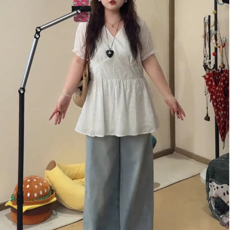 Plus-Size Pure Desire Style V-Neck Lace Embroidered Short-Sleeve Shirt for Women, Summer 2026, Super Beautiful Top