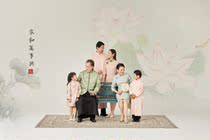 2022 Mi Kes new family portrait in the Republic of China style a family of six a family portrait in pink cheongsam the whole family
