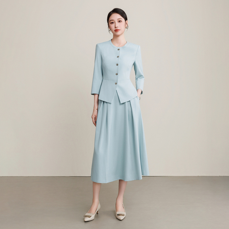 Boss Zhong Blue Three-Quarter Sleeve Suit with Umbrella Skirt Set for Women, New Fashionable and Elegant Commuter Business Attire Two-Piece Set