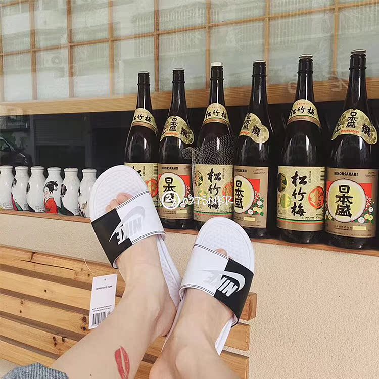 Dép Nike NIKE dây đeo đôi màu đen và trắng thể thao nam và nữ móc ninja dép mát mẻ 819717-010 dép doctor