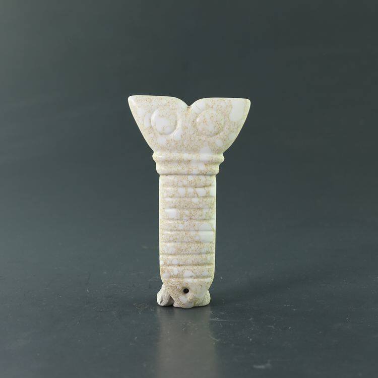 Foong Penthouse Red Mountain Culture Taku Jade Old Jade Chicken Bone White Calcified Sculptures Chicken Bone White Girl's face beast face