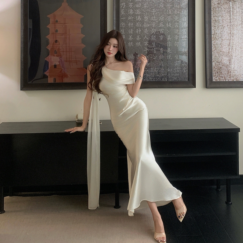 Twilight 2026 New White Satin One-Shoulder Dress with a High-End Feel, Ribbon Slim-Fit Formal Long Dress for Women in Summer Twilight 2026 New White Satin One-Shoulder Dress with a High-End Feel, Ribbon Slim-Fit Formal Long Dress for Women in Summer