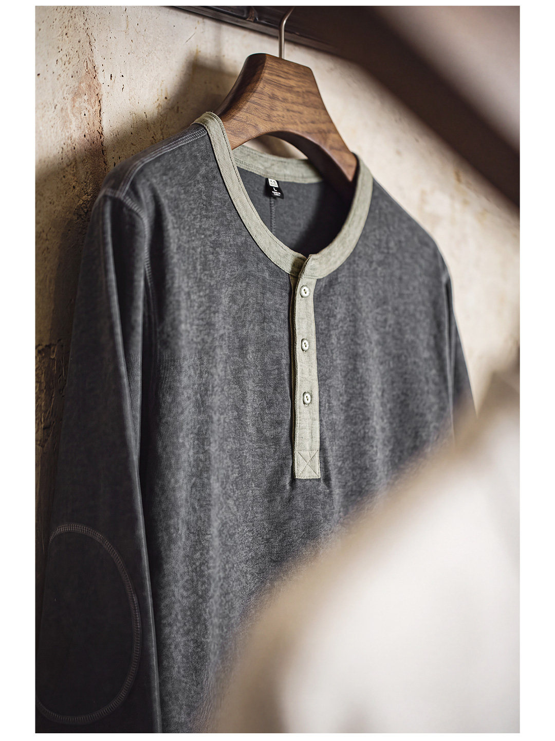 MADEN Henry Neck Wax-Dye Long-Sleeve Tee