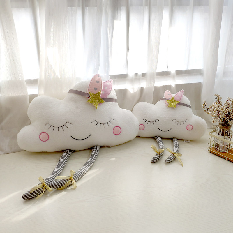 Pediatric Northern European wind Xiaoqing fresh white clouds home sofa children's room with pillow floating window decorated in plush