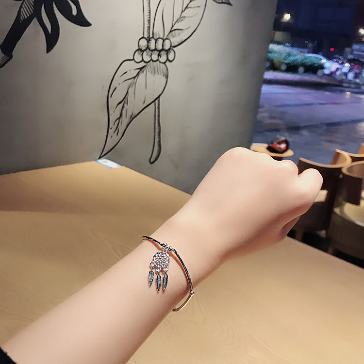 Vòng tay bắt giấc mơ nữ chủ nghĩa lãng mạn chuyển hạt vòng tay cá tính Phiên bản Hàn Quốc của trang sức sinh viên cổ tích tươi vòng đeo tay