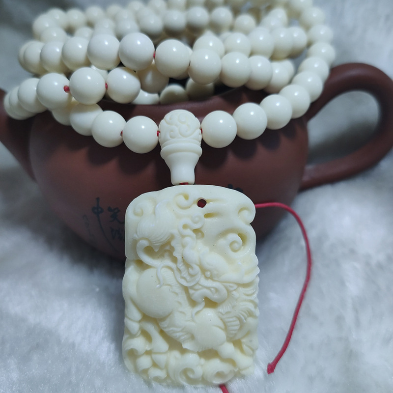 Ivory Fruit Engraving Kirin Pendant Buddha Statue Accessories Accessories Car Pendant safe with no sign Men and women Necklace