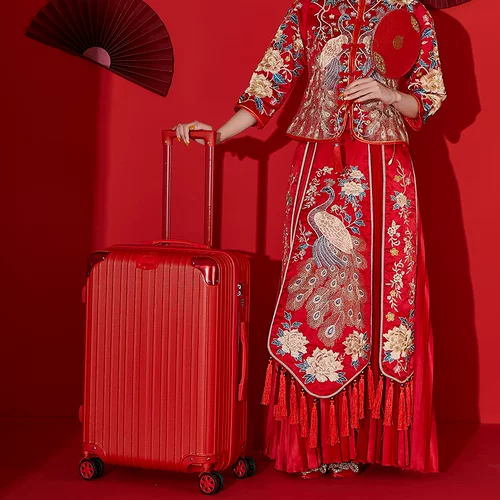 Чемодан, чай улун Да Хун Пао для влюбленных, красные свадебные туфли для невесты