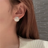 Серьги из жемчуга, клипсы, 2024 года, популярно в интернете, без проколов ушей