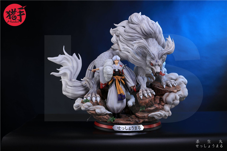 anime statues in japan