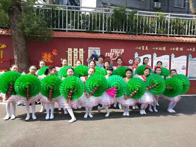 Церемония открытия пятого и шести лет