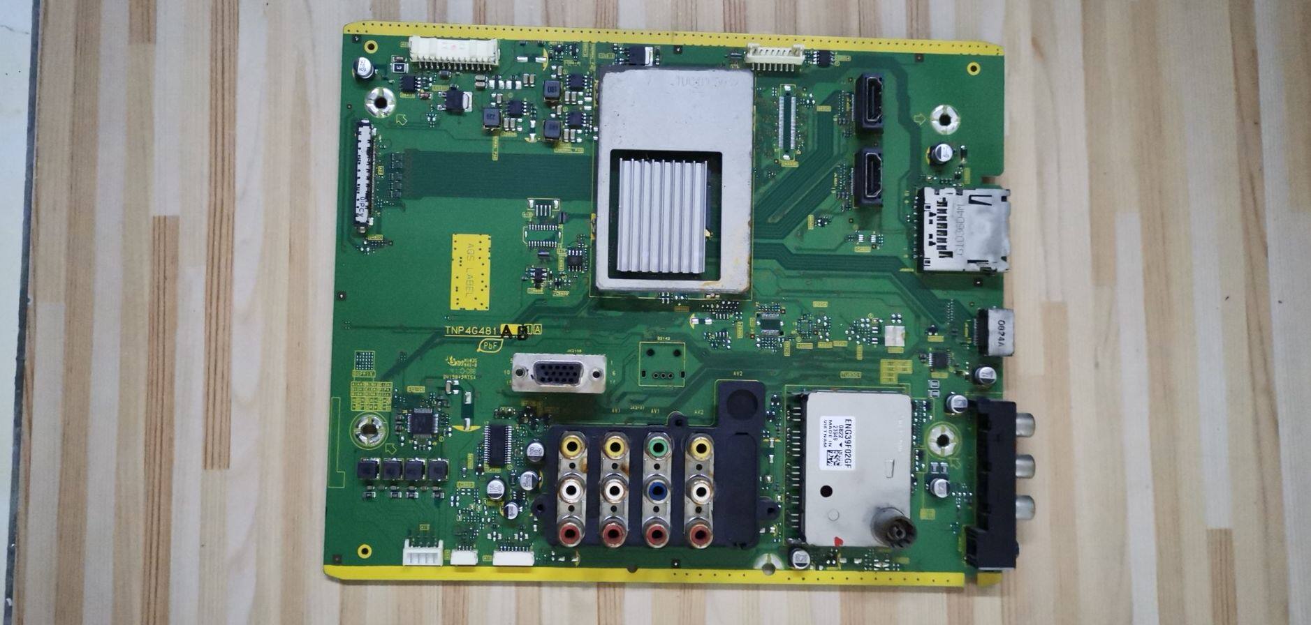 Original installation Panasonic TH-L42D22C Main board TNP4G481 AB Screen LC420EUH