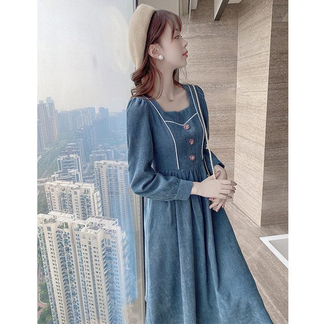 Hepburn style dress autumn 2022 new women's clothing retro square collar thin long skirt autumn literary style skirt