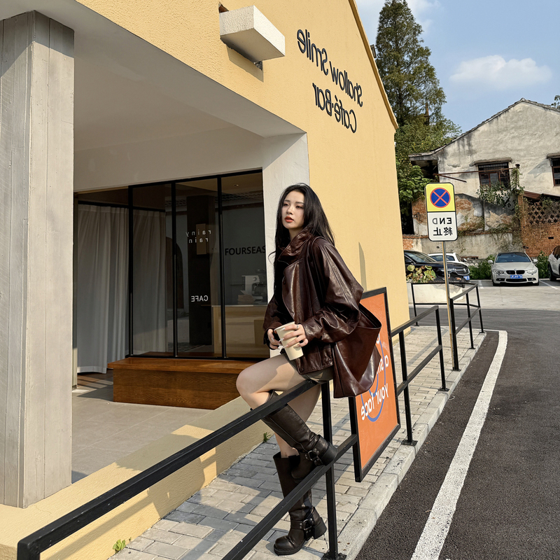 Btrs M丨Spanish Imported Workwear-Style Leather Jacket, Loose Fit, Stand-Up Collar, Stylish, Soft and Smooth Short Leather Coat for Women